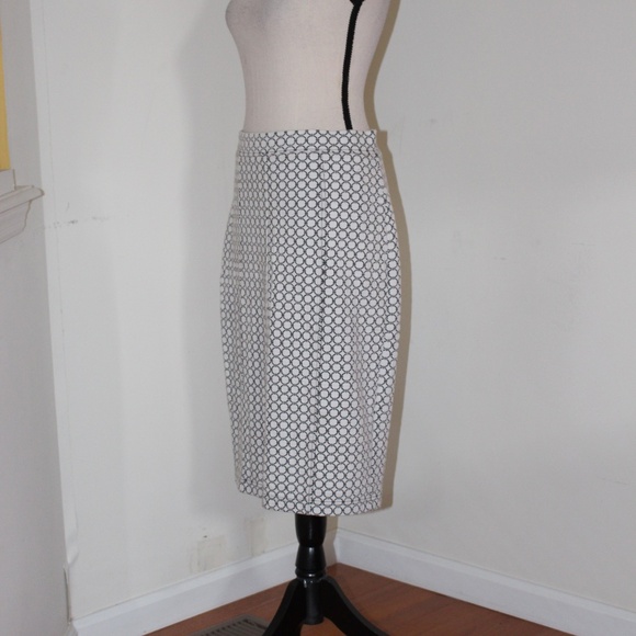 Maeve by Anthropologie,  Astoria Pencil  skirt with back zipper - Picture 5 of 12